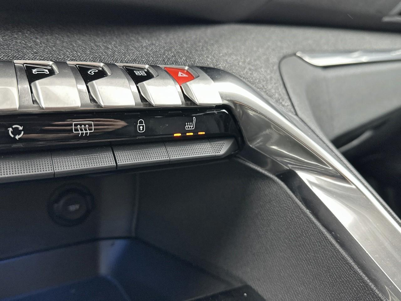 Peugeot 3008 hybrid 225 e-eat8 allure pack — photo 28