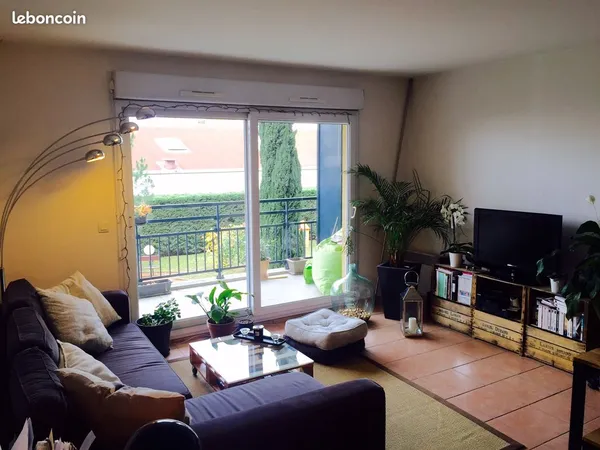 A vendre T2 TBE + Box fermé - Monplaisir - Investissement locatif