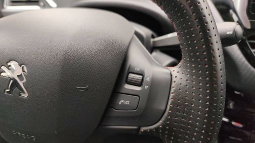 Peugeot 2008 1.2 PureTech 130 EAT6 - GT Line – 2019 – 48133 km – Essence – Boîte Automatique — photo 11