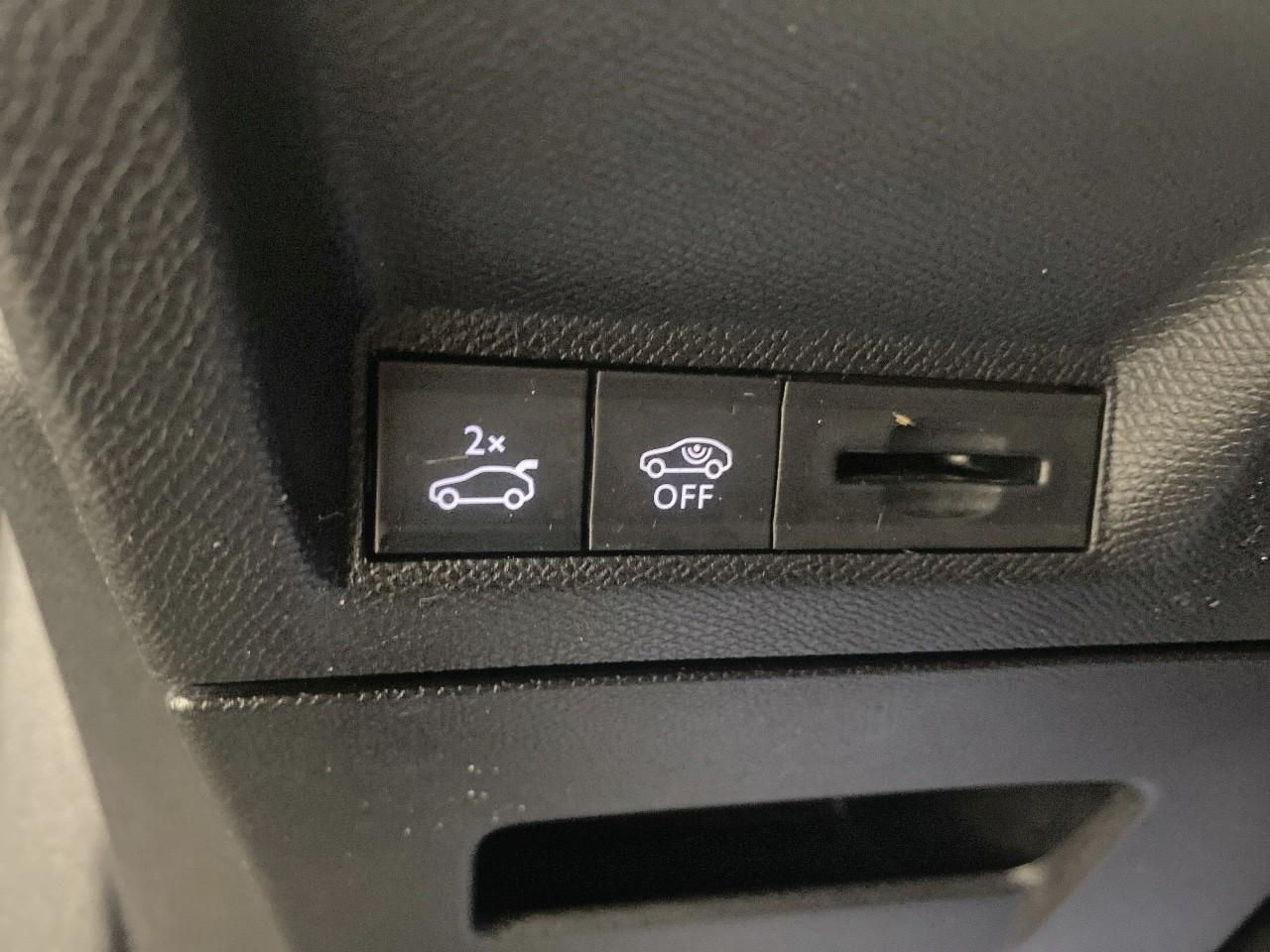 Peugeot 3008 hybrid 136 e-dcs6 gt — photo 18