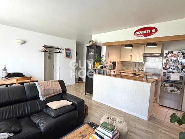 Appartement Coudray-Montceaux avec garage et place de parking