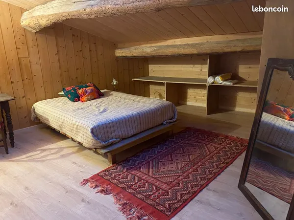 Chambre à louer dans maison en duplex