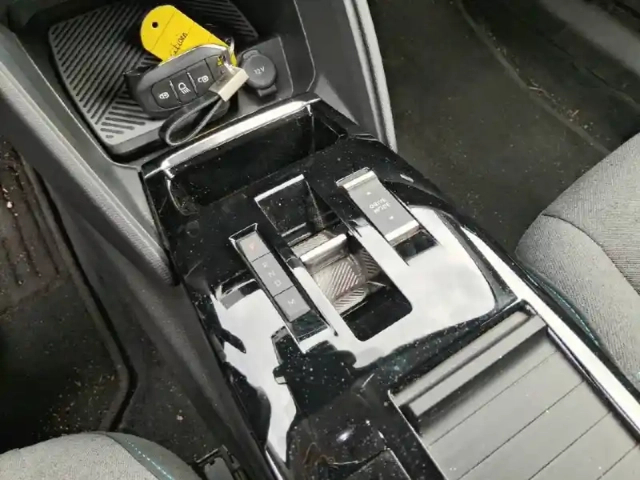 Citroën C4 puretech 130 s&amp;s eat8 — photo 14