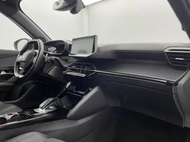 Peugeot 2008 puretech 130 s&amp;s eat8 — photo 90