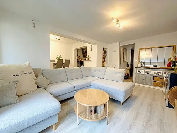 Maison spacieuse à vendre à Cuisles - Vue imprenable sur les vignes !