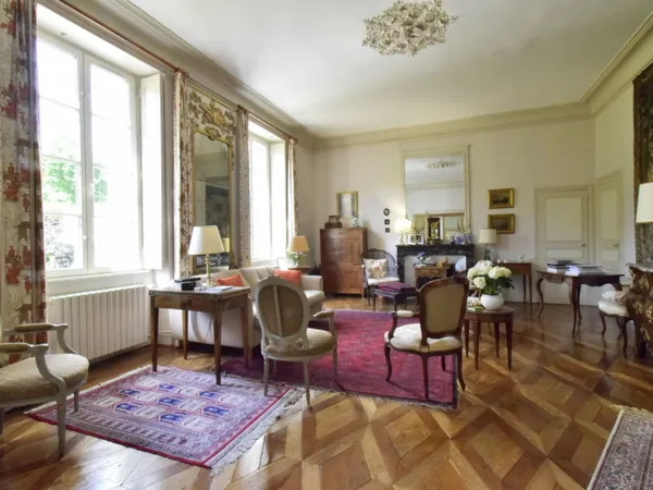 BELLE DEMEURE BOURGEOISE SUR 2 HECTARES