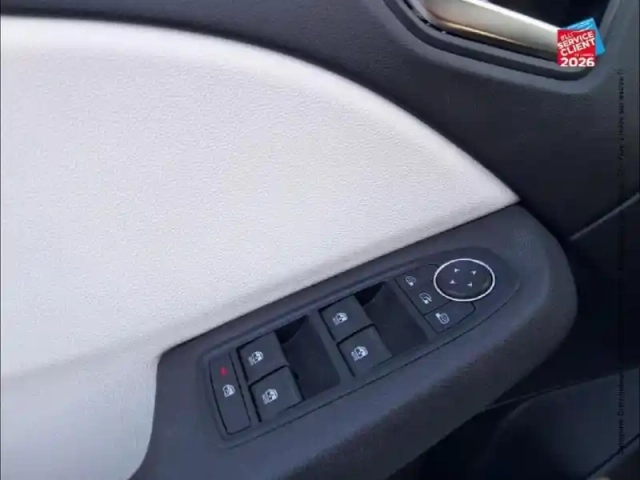 Renault Clio 1.6 e-tech hybride 140ch intens -21n — photo 12