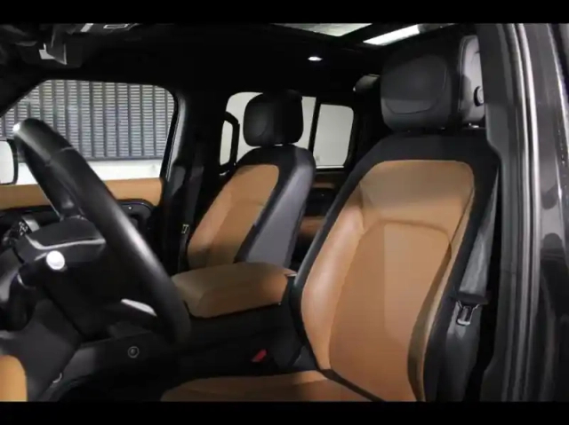 Land Rover Defender 110 2.0 p400e x-dynamic hse — photo 12
