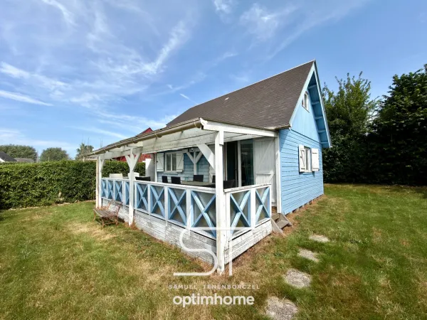 Chalet 45 m² avec 3 chambres, piscine et mini-golf - PONT L'EVEQUE (14130)