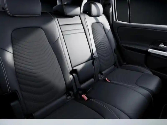 Mercedes Glb 200 d progressive line — photo 9