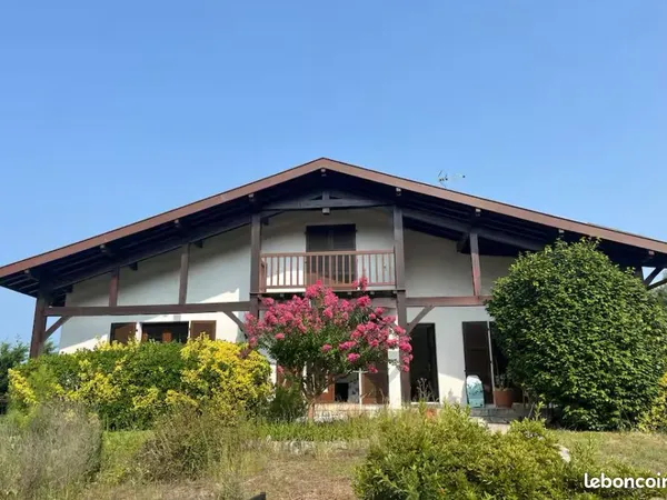 Spacieux appartement Rénové à TOSSE