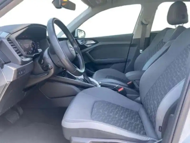 Audi A1 30 tfsi 110 ch s tronic 7 advanced — photo 9