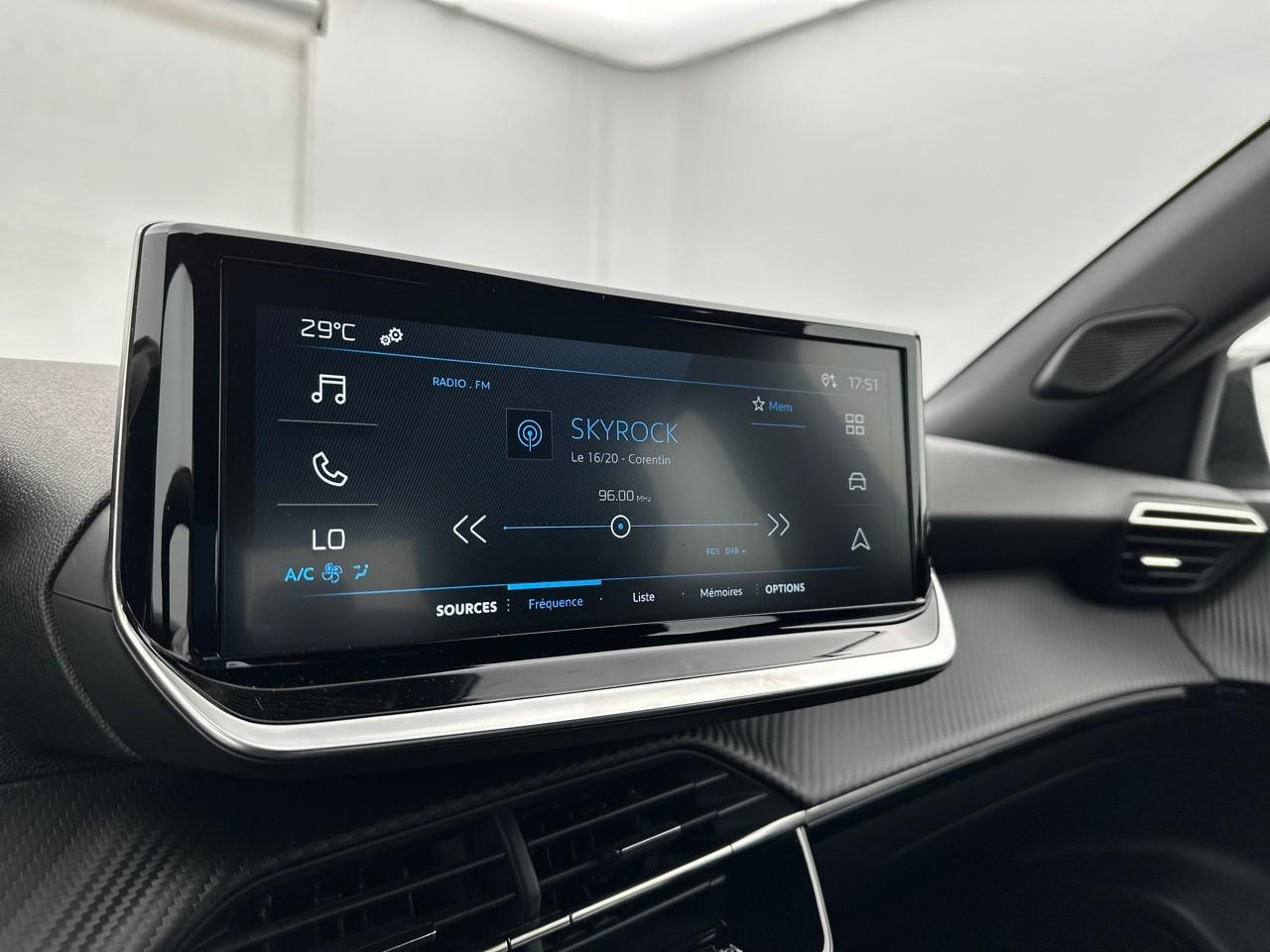 Peugeot 2008 100 s&s bvm6 style — photo 22