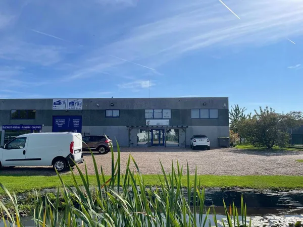 Local d'activité 504 m²