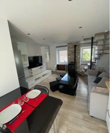 Maison T2 meublée rénovée, fibré - LDD
