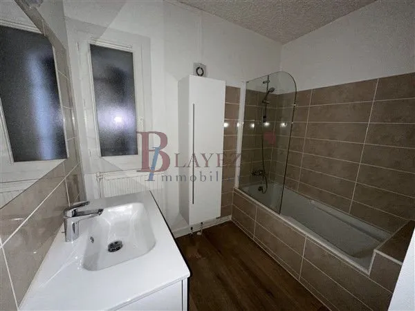 BEL APPARTEMENT RÉNOVÉ