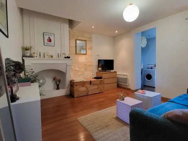 Location Studio Rue Naujac