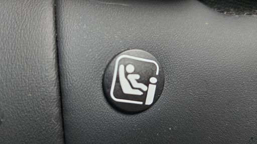 Peugeot 2008 1.2 Hybrid 136 e-DSC6 - GT – 2024 – 12942 km – Hybride essence – Boîte Automatique — photo 2