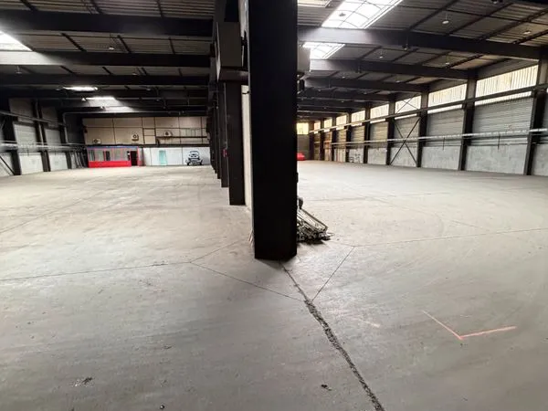 Local, depot, entrepot, 2100m2 Montbeliard