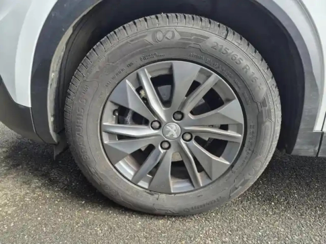 Peugeot 2008 1.2 puretech 100ch s&amp;s active pack — photo 8