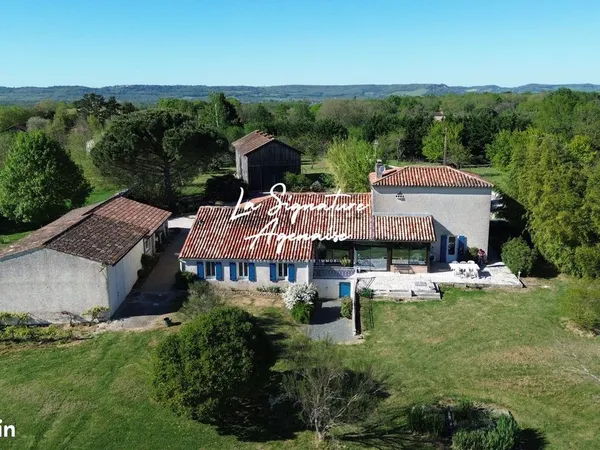 Maison 7 pièces 260 m²