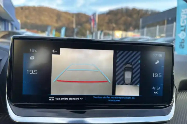 Peugeot 208 puretech 100 s&amp;s bvm6 — photo 21