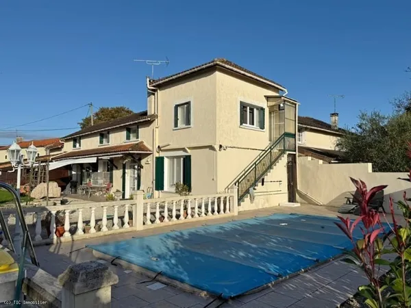 Maison de Campagne avec Piscine 8 Minutes de Mansle