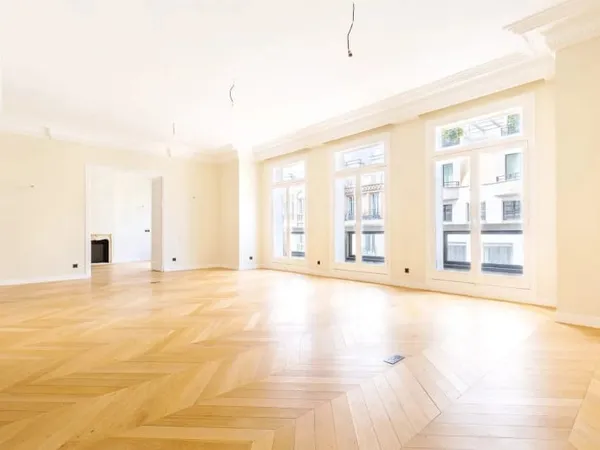 Appartement 8 pièces 336 m²