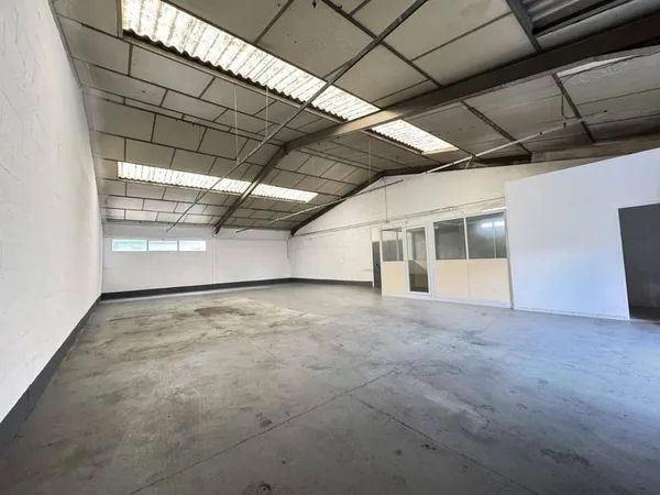 Local d'activité 175 m²