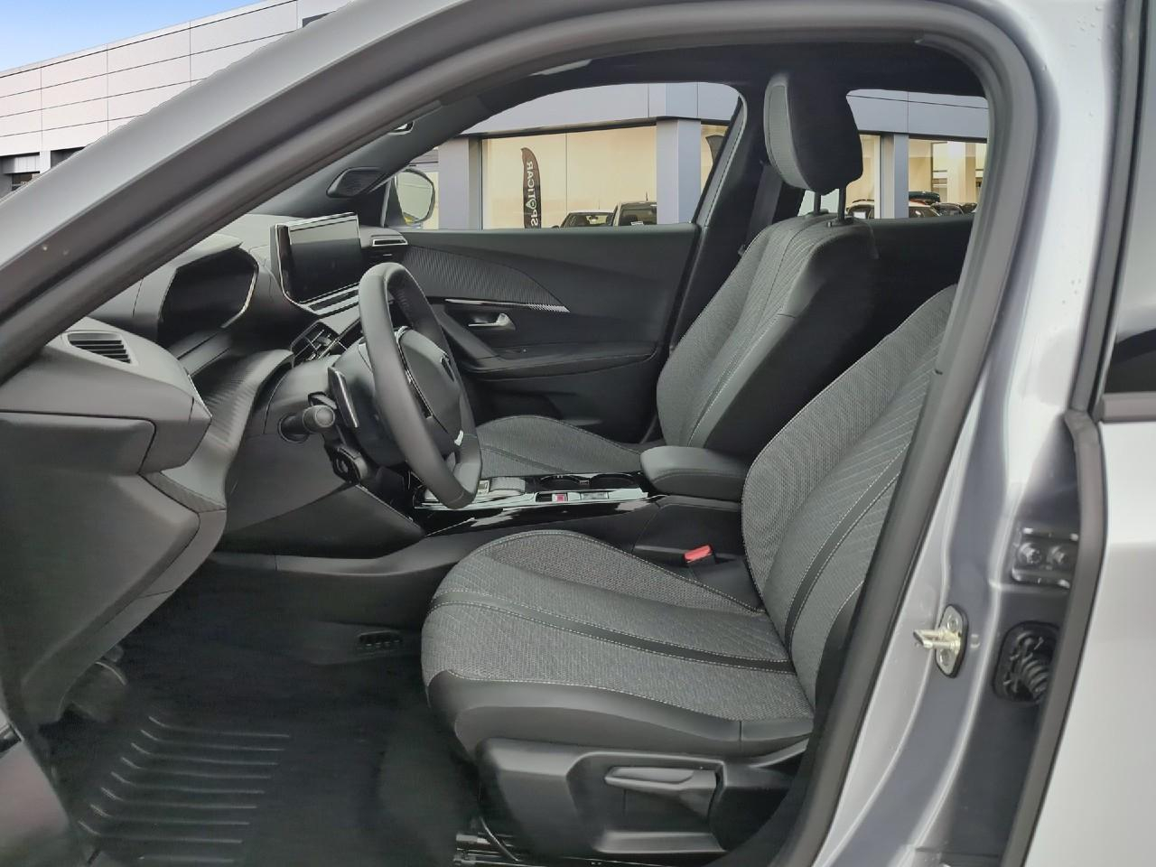 Peugeot 2008 hybrid 145 e-dcs6 allure — photo 9