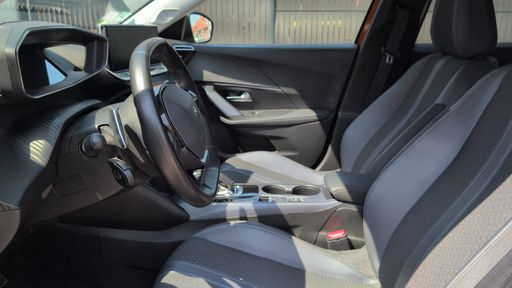 Peugeot 2008 1.5 BlueHDi 130 EAT8 - Allure – 2020 – 128069 km – Diesel – Boîte Automatique — photo 11