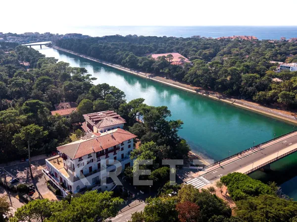 Au coeur d'Hossegor, 153 m² de lumière, de volumes et de vue sur le canal