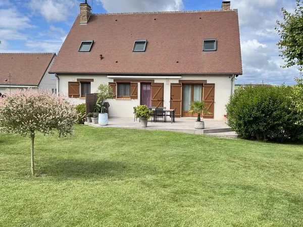 À VENDRE MAGNIFIQUE PAVILLON AVEC SOUS-SOL TOTAL