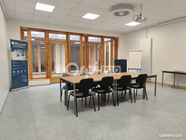 Bureau 362 m²