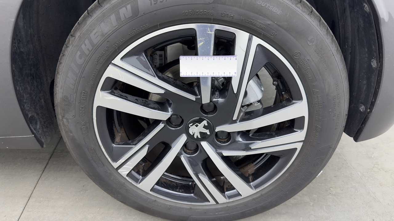 Peugeot 208 PureTech 100 S&amp;S EAT8 — photo 46
