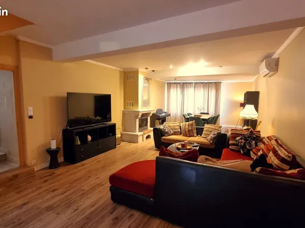 Maison 100M2 avec coure et 2 chambres