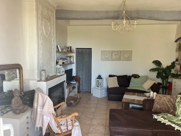 Bas de villa avec jardin