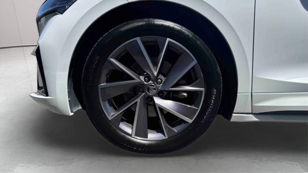 Skoda Enyaq iV 60 — photo 16