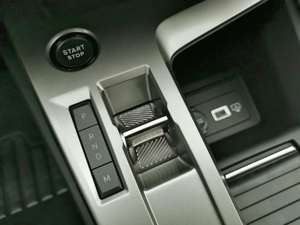 Peugeot 308 sw hybrid 145 e-dcs6 style — photo 20