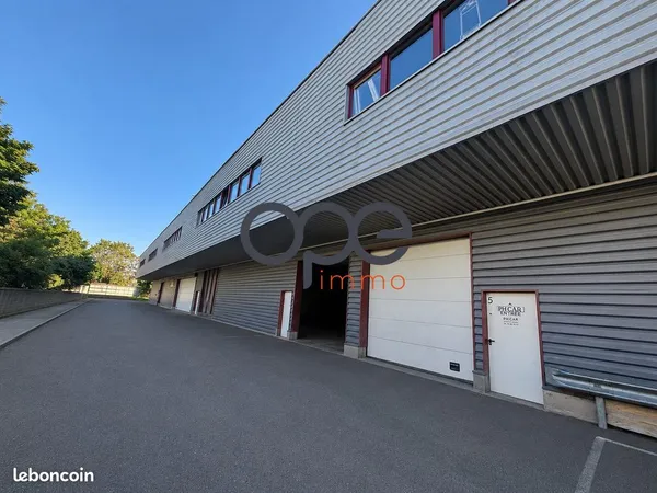 Local 245 m² Saint-Ouen-l'Aumône