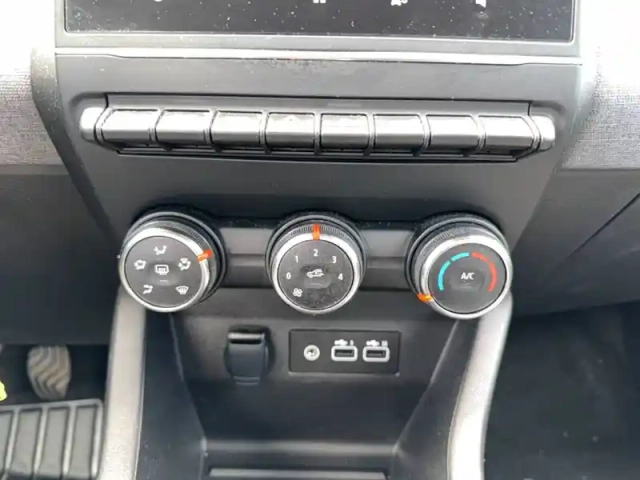Renault Clio blue dci 100 ch gsr2 — photo 23