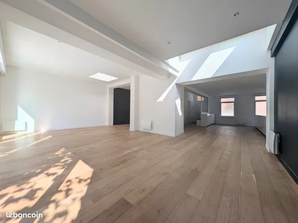 Maison 8 pièces 210 m²