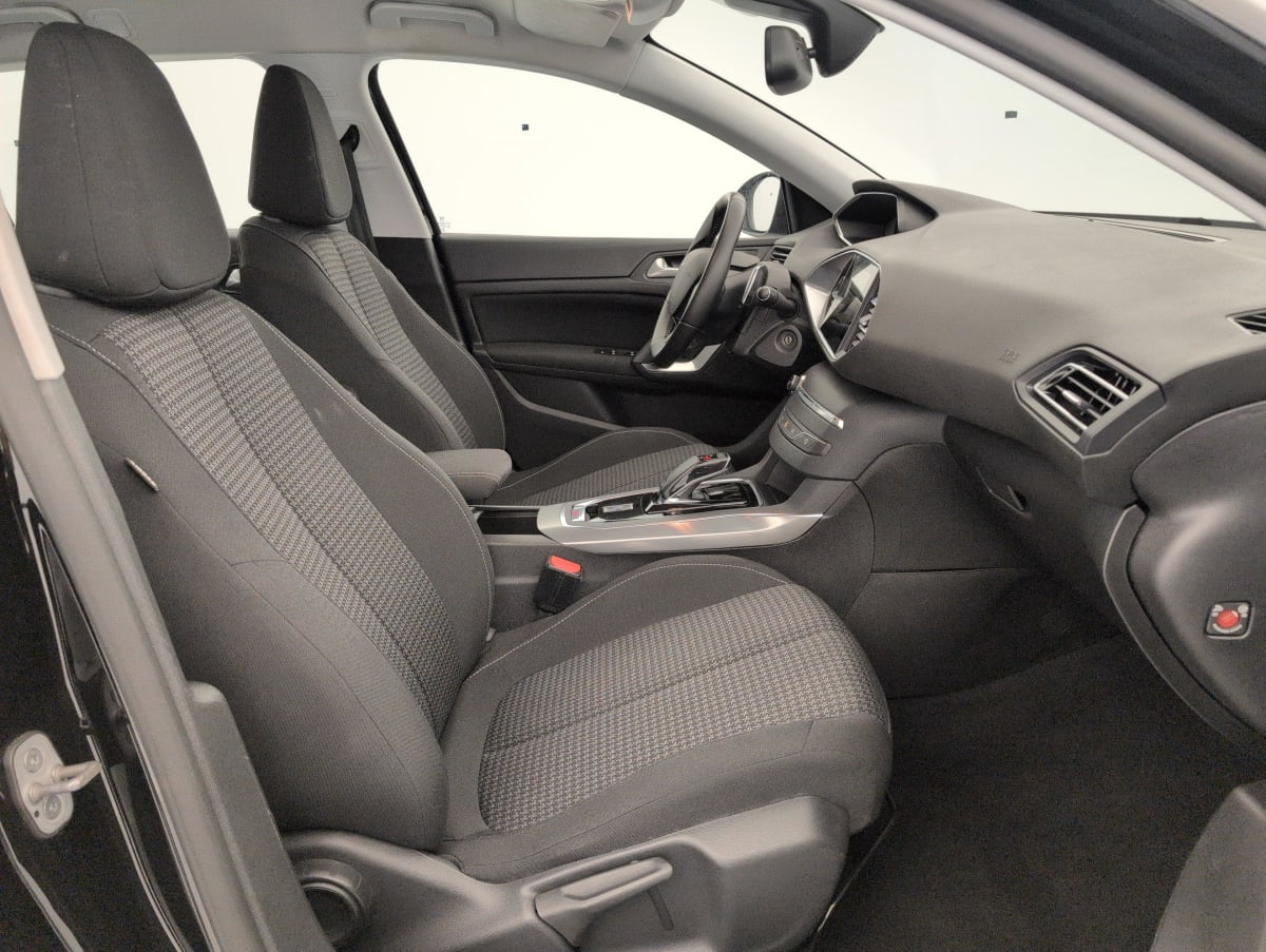 Peugeot 308 SW — photo 9