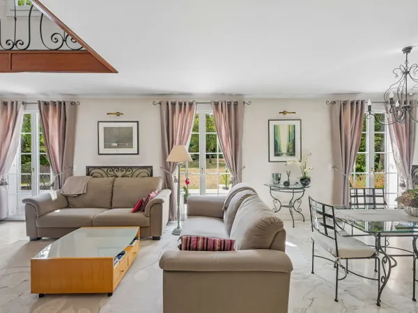Grande villa familiale, chaleureuse et confortable