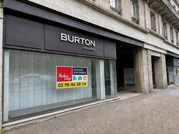 Local commercial 216 m²