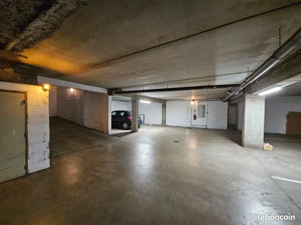 Place de parking sous terrain - Parking sécurisé - Place du ravelin