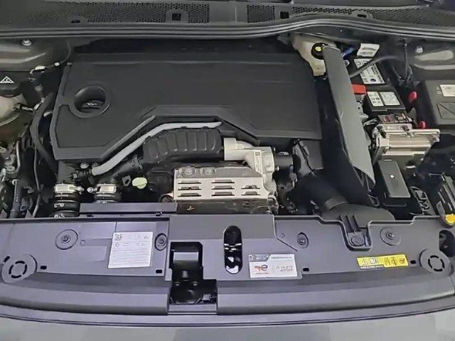 Peugeot 208 hybrid 110 e-dcs6 — photo 34