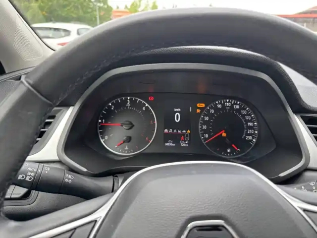 Renault Captur blue dci 95 — photo 32