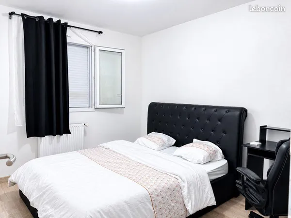 Chambre 12 m² à louer en colocation dans une grande maison avec jardin
