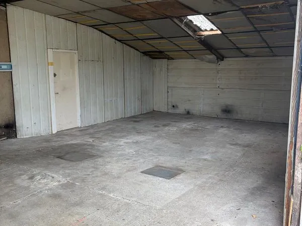 Local +terrain a vendre